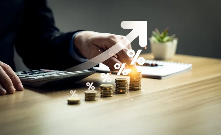 Crescimento financeiro ilustrando ganhos obtidos ao otimizar processos